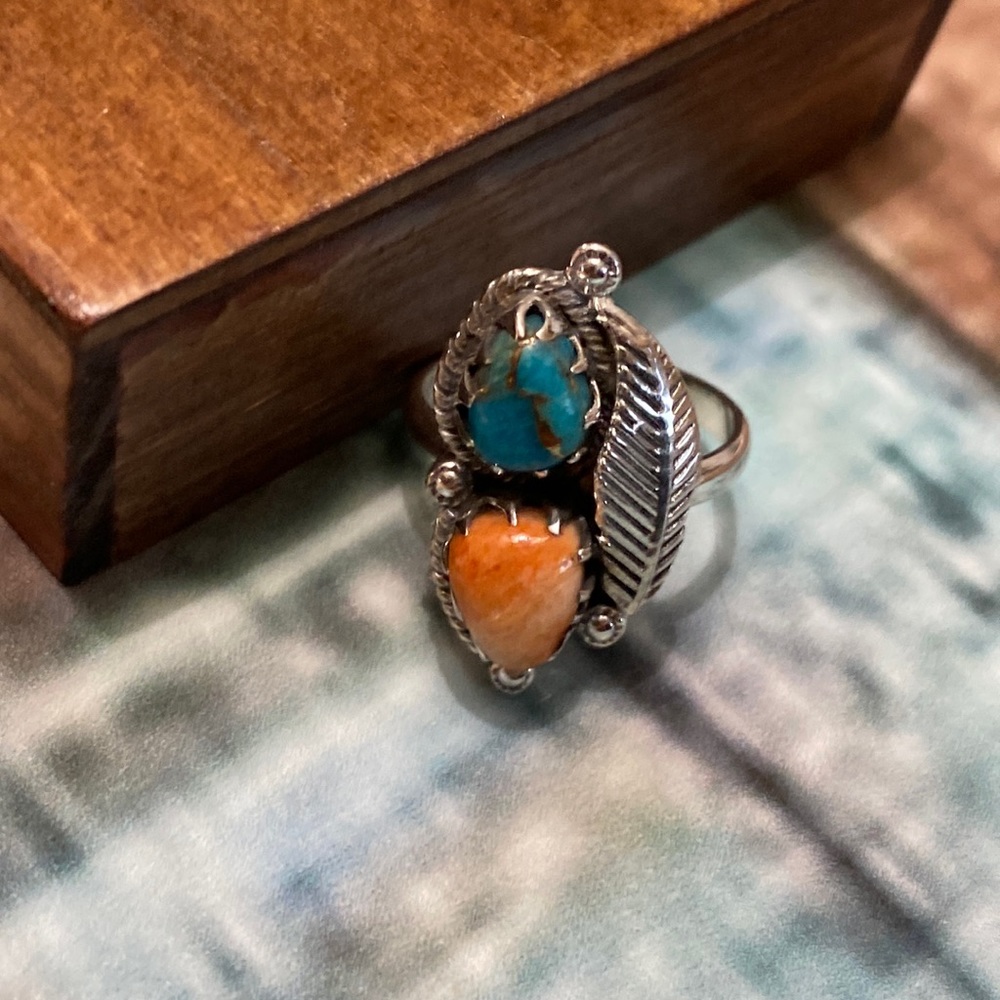 🎉sale🎉Native American coral and turquoise silver ring.